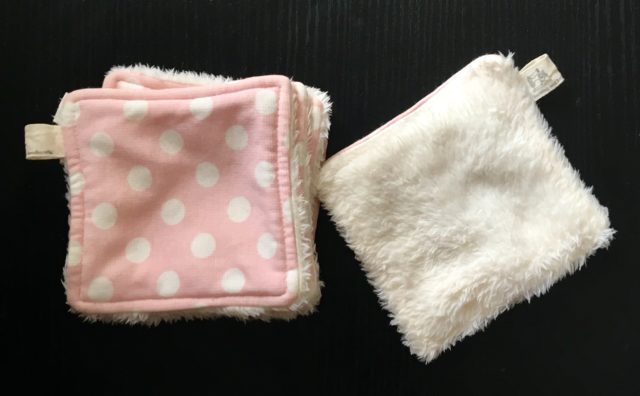 Les lingettes démaquillantes réutilisables.